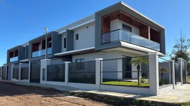 Sobrado Duplex para venda no bairro Igra Sul em Torres Sobrado Duplex para venda no bairro Igra Sul em Torres