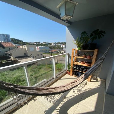 RBR Vende - Excelente apartamento semi-mobiliado, com 2 dormitórios.            